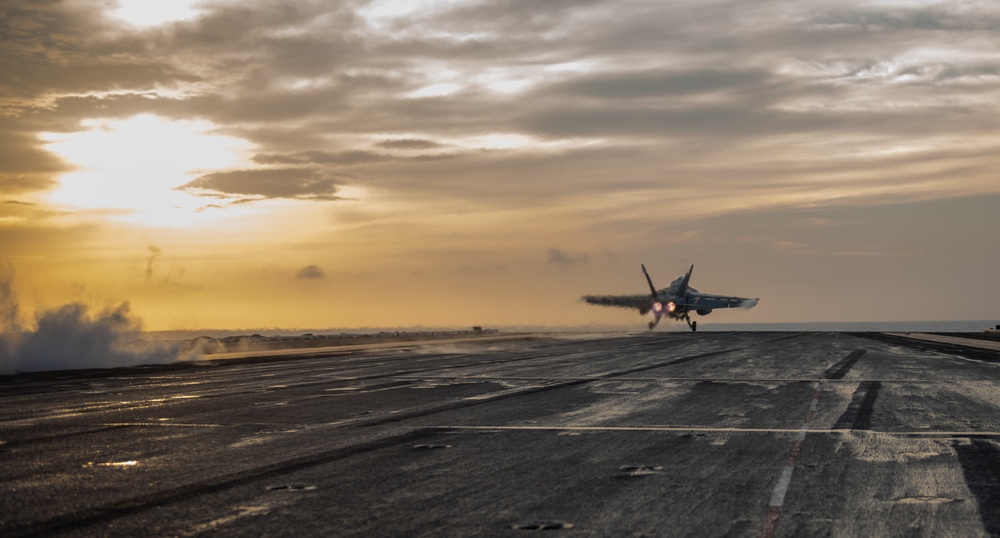 USS Ronald Reagan (CVN 76) Sailors conduct daily flight operations