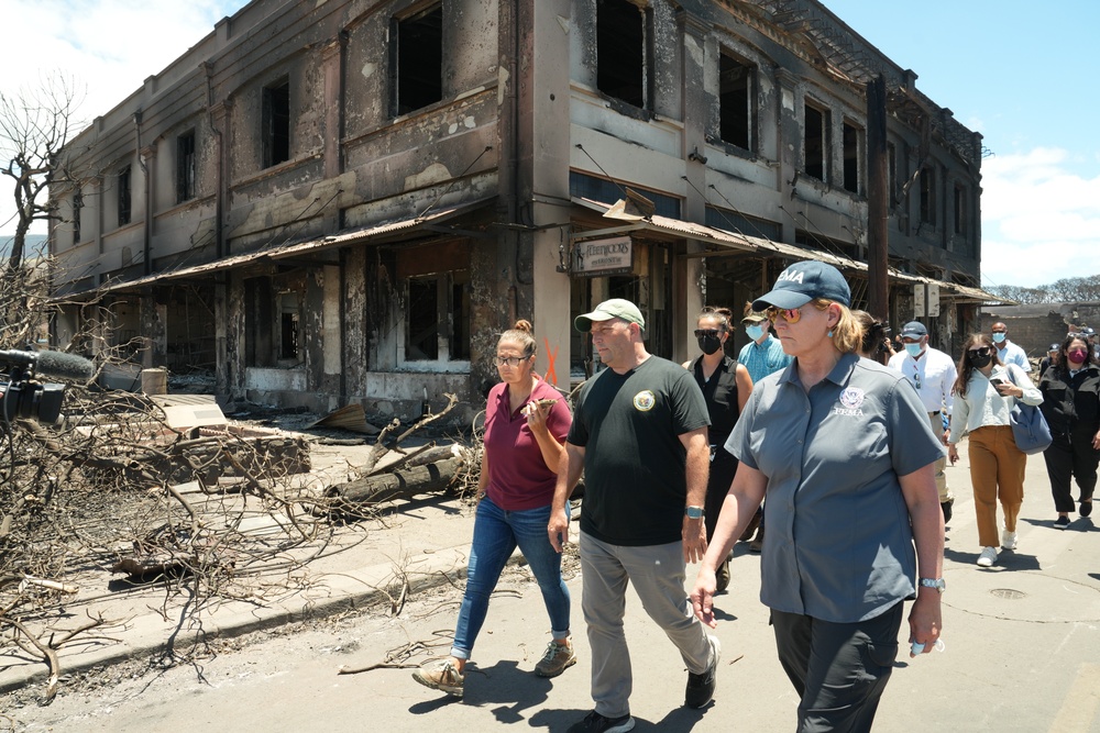 Federal Response Officials Tour Wildfire Damage Affecting Hawaii