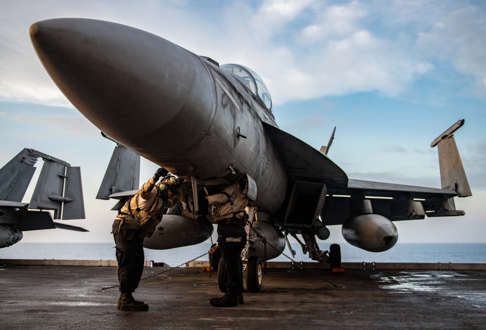 USS Ronald Reagan (CVN 76) Sailors conduct daily flight operations