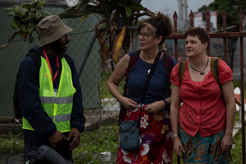 31st MEU Marines Aid Displaced Bougainville Villagers