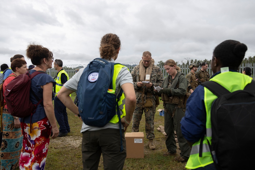 31st MEU Marines Aid Displaced Bougainville Villagers