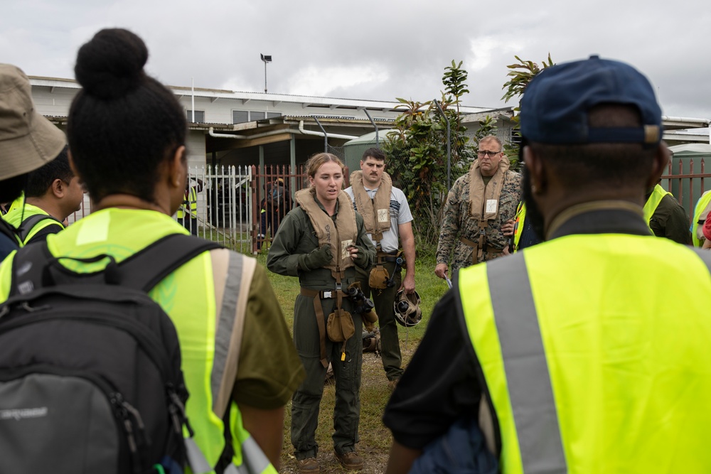 31st MEU Marines Aid Displaced Bougainville Villagers