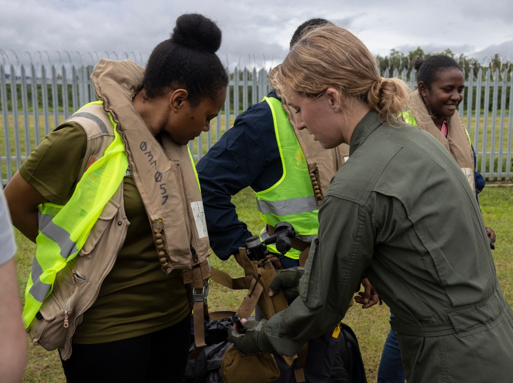 31st MEU Marines Aid Displaced Bougainville Villagers