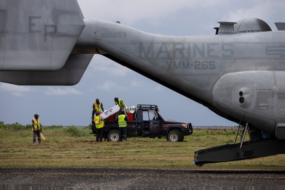 31st MEU Marines Aid Displaced Bougainville Villagers