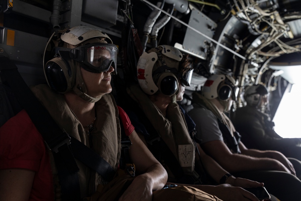 31st MEU Marines Aid Displaced Bougainville Villagers