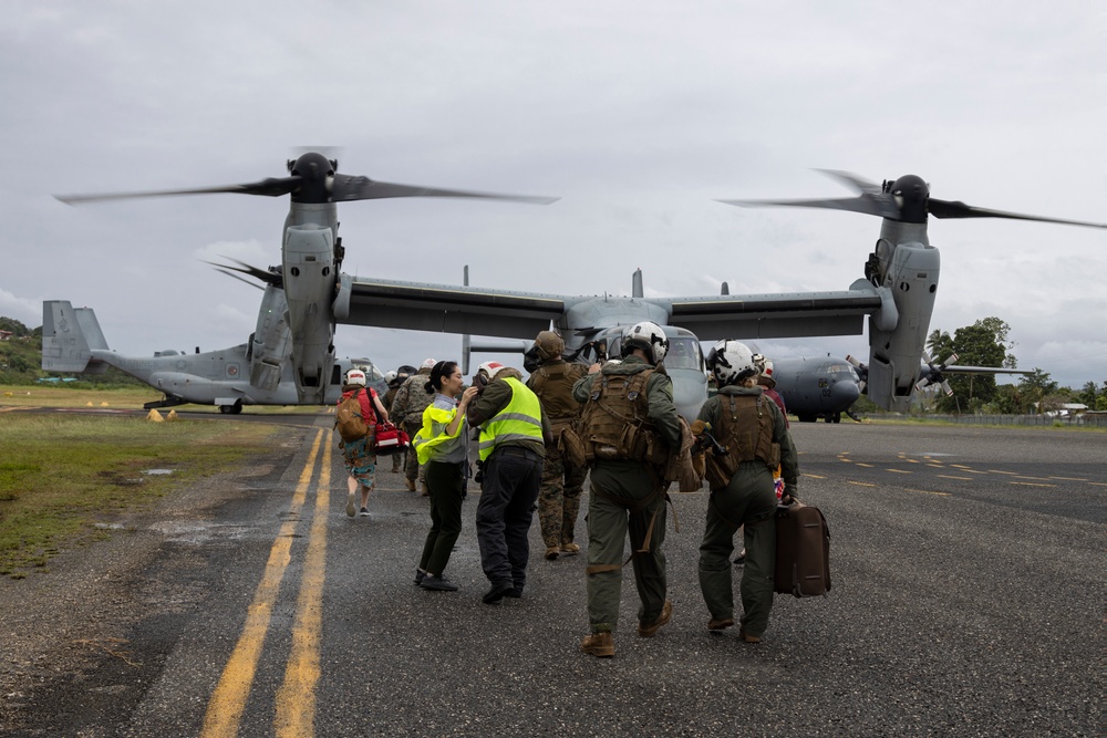 31st MEU Marines Aid Displaced Bougainville Villagers