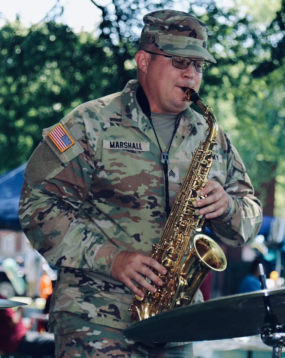 125 Years after Illinois National Guard's 8th Infantry First Deployed, Its Association Awards Scholarships to Local Youth