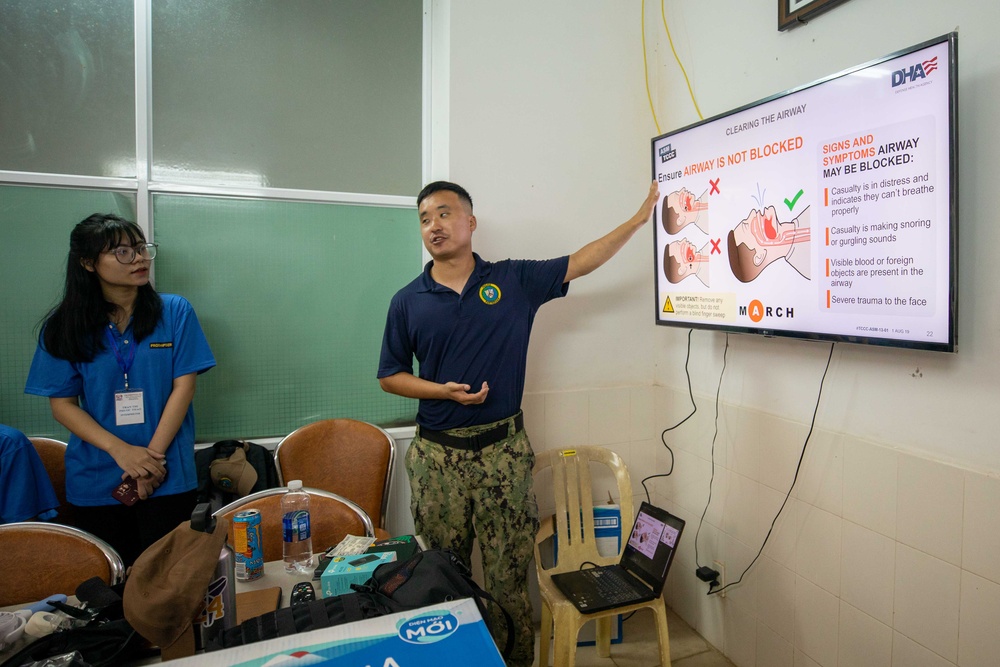 Pacific Partnership 2023: Medical Team Presents at Phu Yen General Hospital