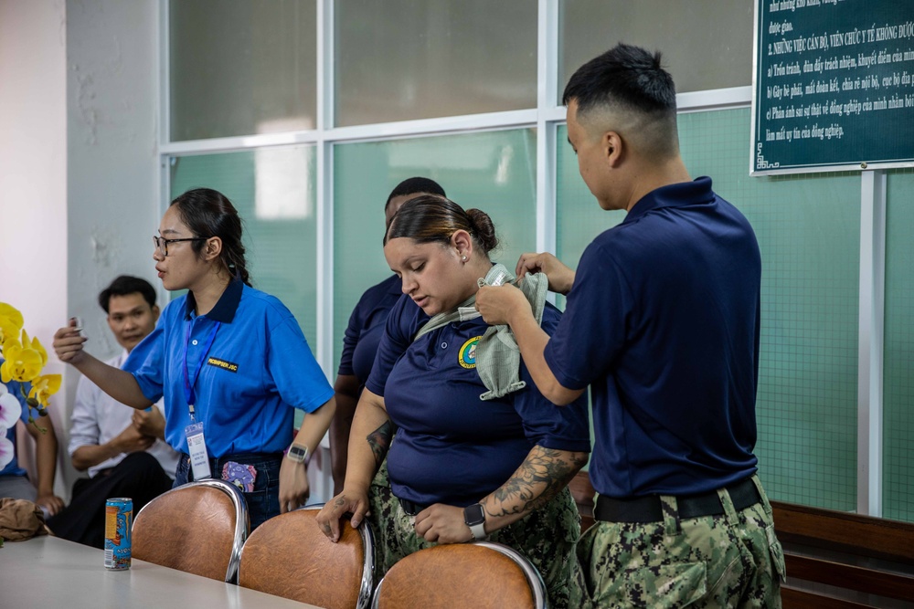 Pacific Partnership 2023: Medical Team Presents at Phu Yen General Hospital