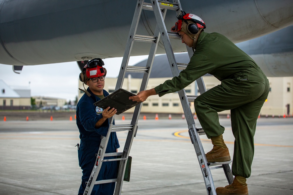 VMGR-152 Ordnance Loads Hercs