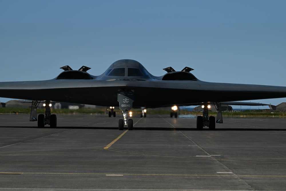 BTF Europe 23-4 B-2 Arrival