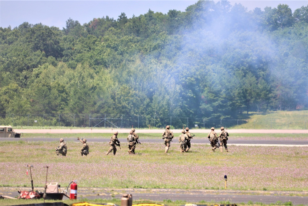 Wisconsin Army National Guard Soldiers conduct airshow 'dress rehearsal' event at Fort McCoy