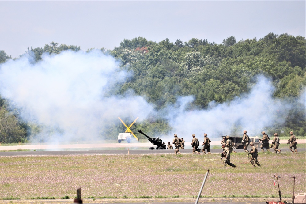 Wisconsin Army National Guard Soldiers conduct airshow 'dress rehearsal' event at Fort McCoy