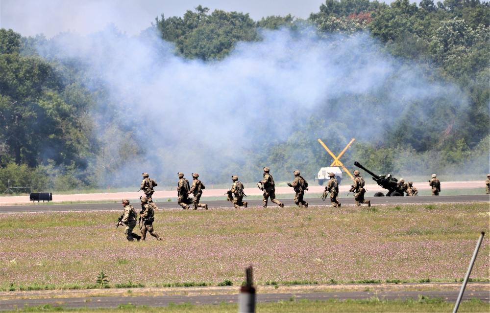 Wisconsin Army National Guard Soldiers conduct airshow 'dress rehearsal' event at Fort McCoy