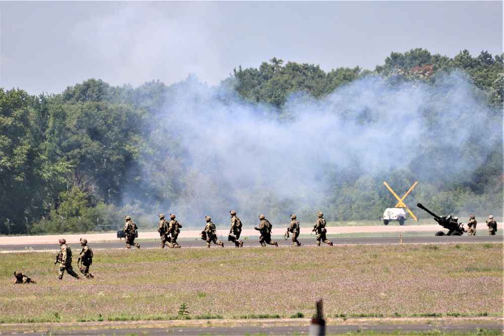 Wisconsin Army National Guard Soldiers conduct airshow 'dress rehearsal' event at Fort McCoy