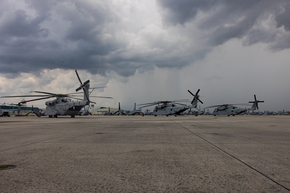 Marines with Marine Heavy Helicopter Squadron (HMH) 461 arrive at Marine Corps Outlying Landing Field Oak Grove