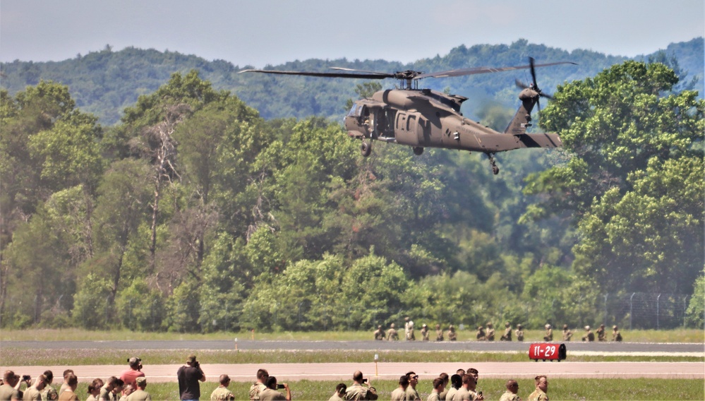 Wisconsin National Guard's 1st Battalion, 147th Aviation Regiment supports airshow 'dress rehearsal' event at Fort McCoy