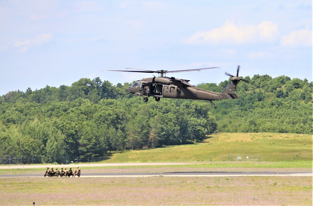 Wisconsin National Guard's 1st Battalion, 147th Aviation Regiment supports airshow 'dress rehearsal' event at Fort McCoy