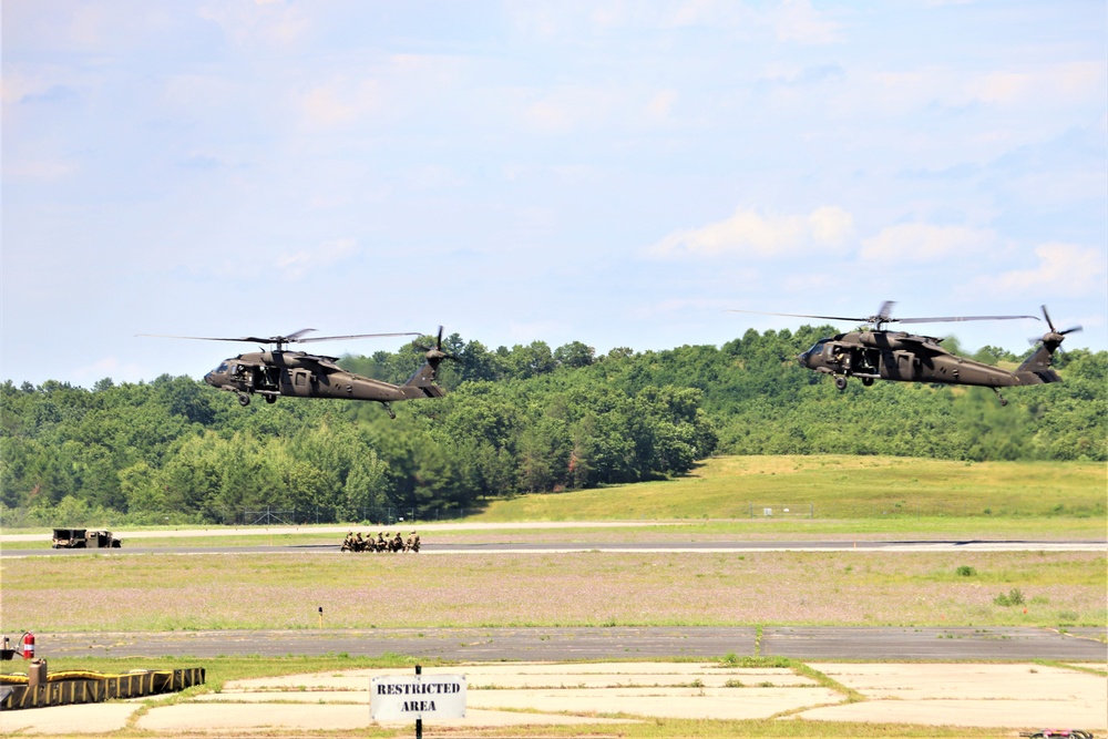 Wisconsin National Guard's 1st Battalion, 147th Aviation Regiment supports airshow 'dress rehearsal' event at Fort McCoy