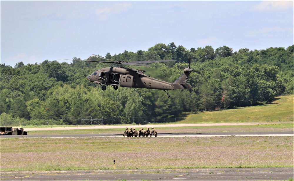 Wisconsin National Guard's 1st Battalion, 147th Aviation Regiment supports airshow 'dress rehearsal' event at Fort McCoy