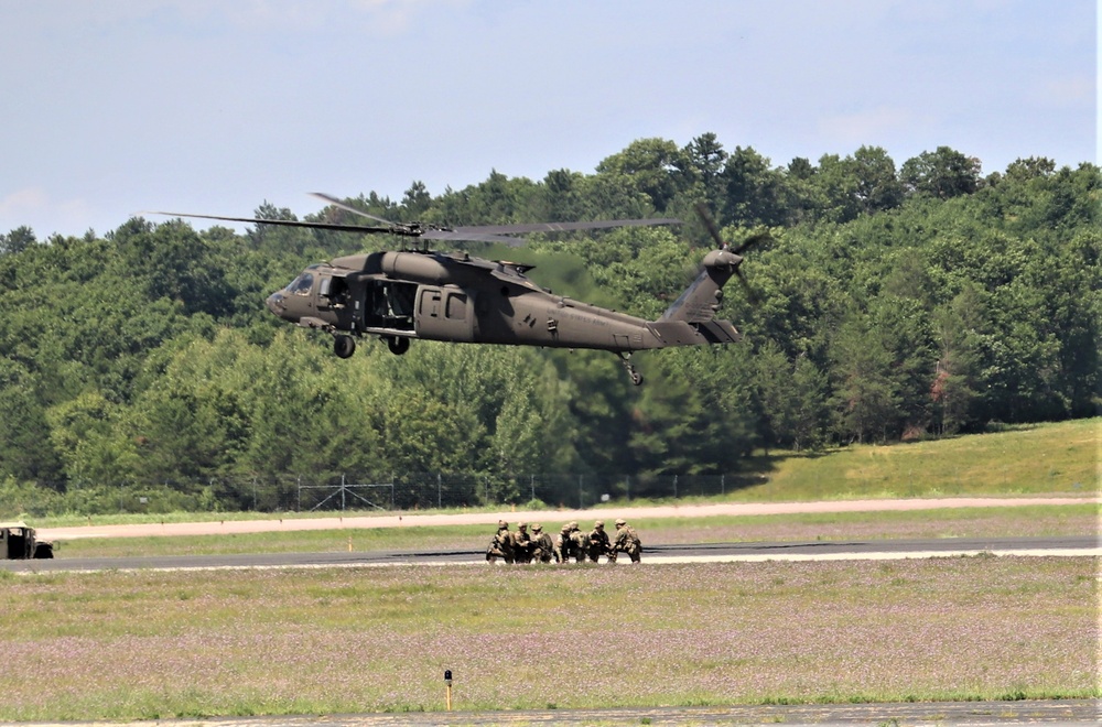 Wisconsin National Guard's 1st Battalion, 147th Aviation Regiment supports airshow 'dress rehearsal' event at Fort McCoy