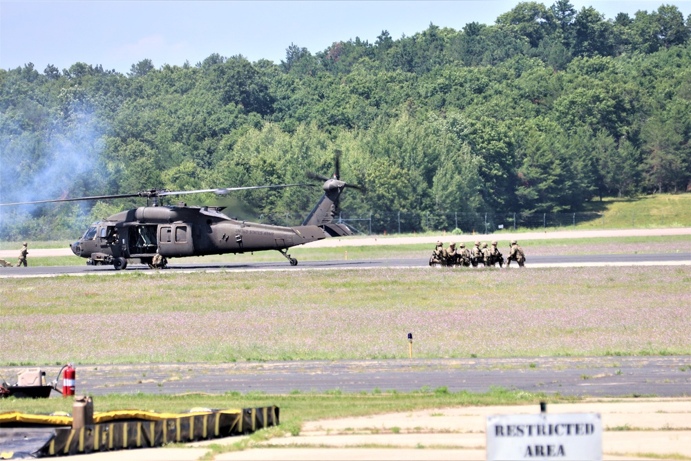 Wisconsin National Guard's 1st Battalion, 147th Aviation Regiment supports airshow 'dress rehearsal' event at Fort McCoy