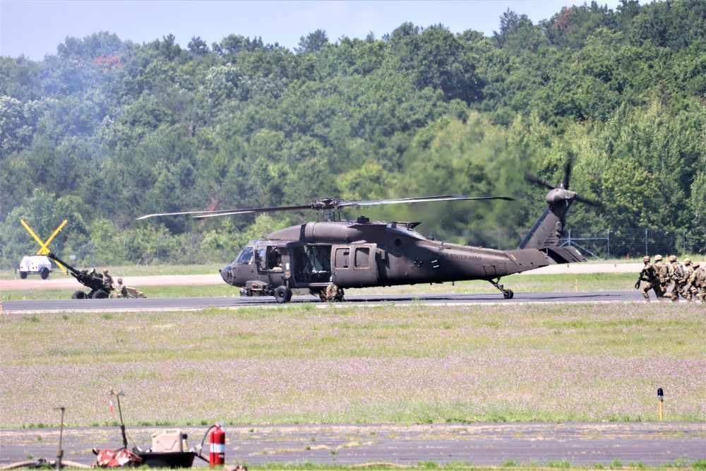 Wisconsin National Guard's 1st Battalion, 147th Aviation Regiment supports airshow 'dress rehearsal' event at Fort McCoy