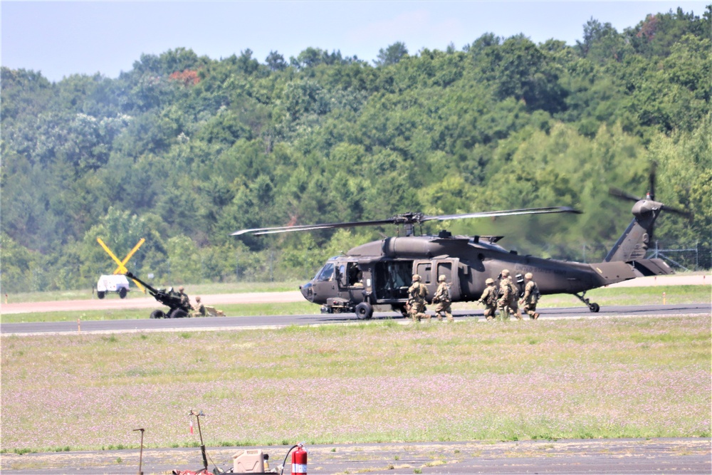 Wisconsin National Guard's 1st Battalion, 147th Aviation Regiment supports airshow 'dress rehearsal' event at Fort McCoy