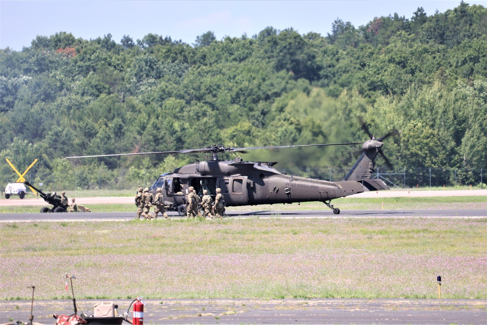 Wisconsin National Guard's 1st Battalion, 147th Aviation Regiment supports airshow 'dress rehearsal' event at Fort McCoy