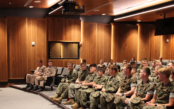 SURFLANT Speaks with Navy ROTC Midshipmen during CORTRAMID