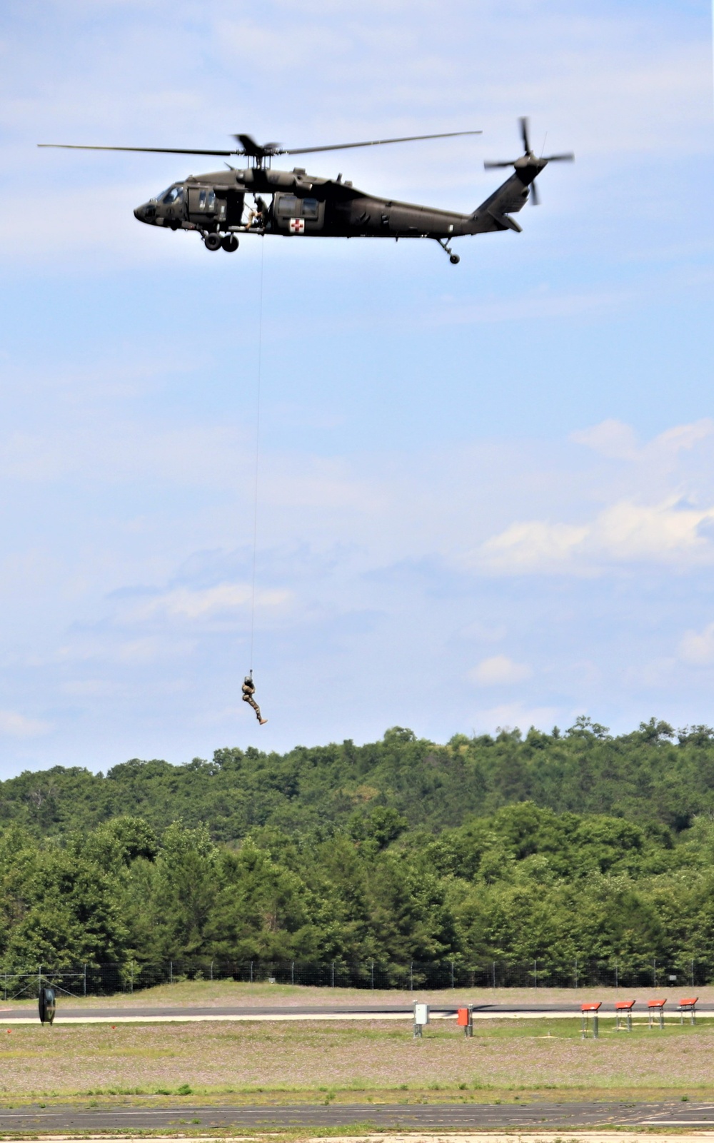 Wisconsin National Guard’s Black Hawk live-hoist capability practiced as part of airshow experience