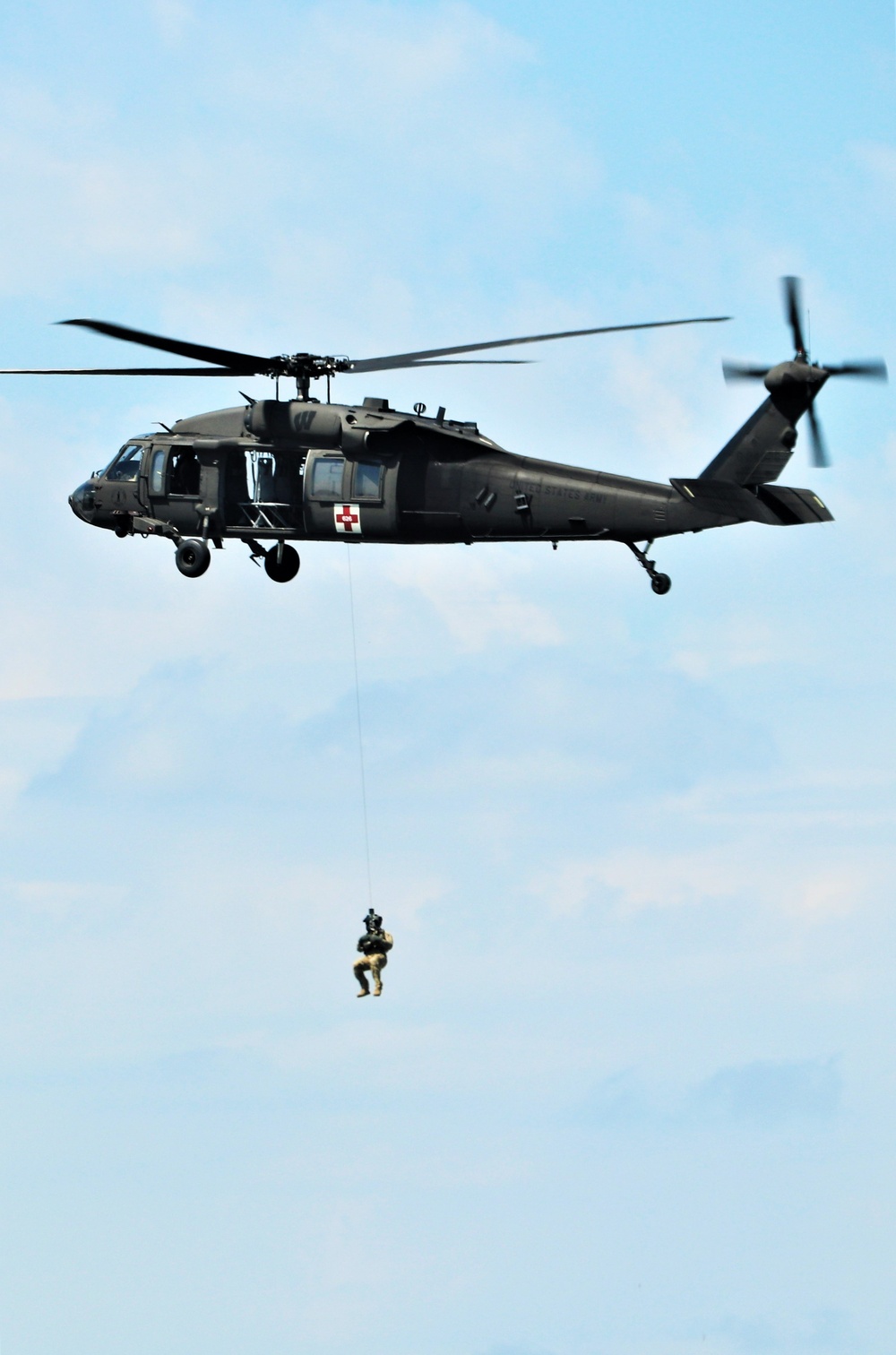 Wisconsin National Guard’s Black Hawk live-hoist capability practiced as part of airshow experience