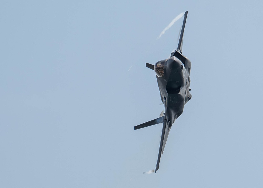 Tri-Cities Water Follies airshow