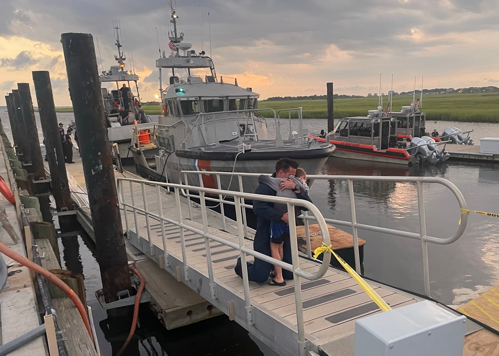 Coast Guard, Navy rescue 4 missing divers 46 miles southeast of Cape Fear River, North Carolina