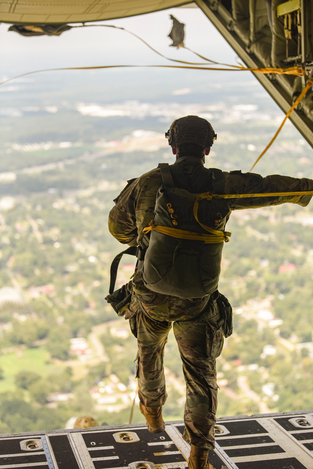 820 BDG performs static-line jump training