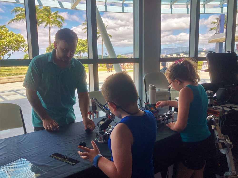 Pearl Harbor Naval Shipyard supports STEM event