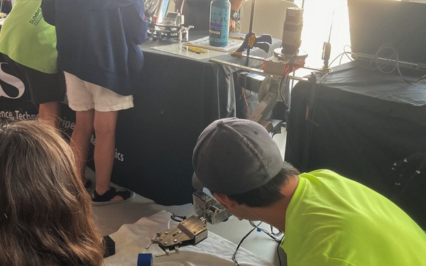Pearl Harbor Naval Shipyard supports STEM event