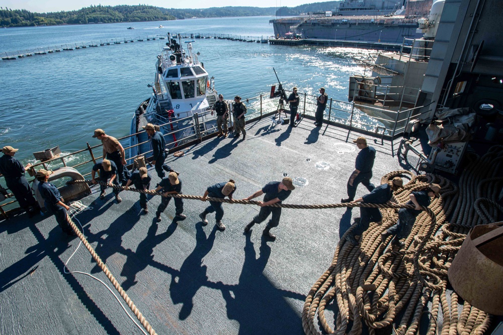 Nimitz Gets Underway