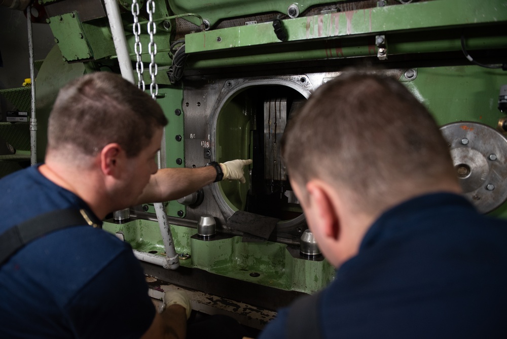 Coast Guard Cutter Healy conducts science missions in Beaufort Sea