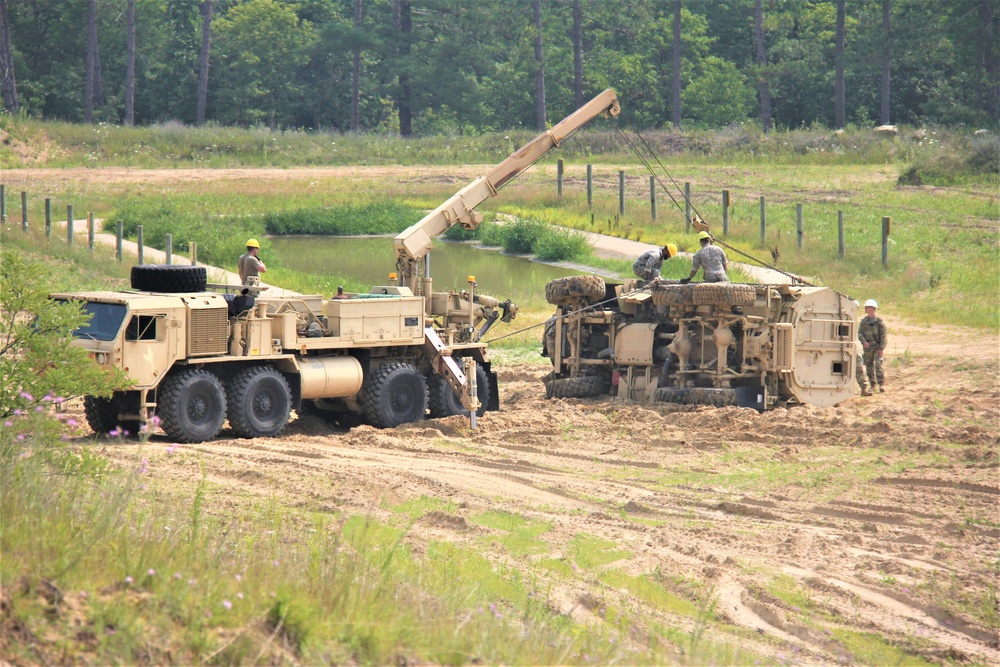 DVIDS - News - Photo Story: RTS-Maintenance course trains Soldiers