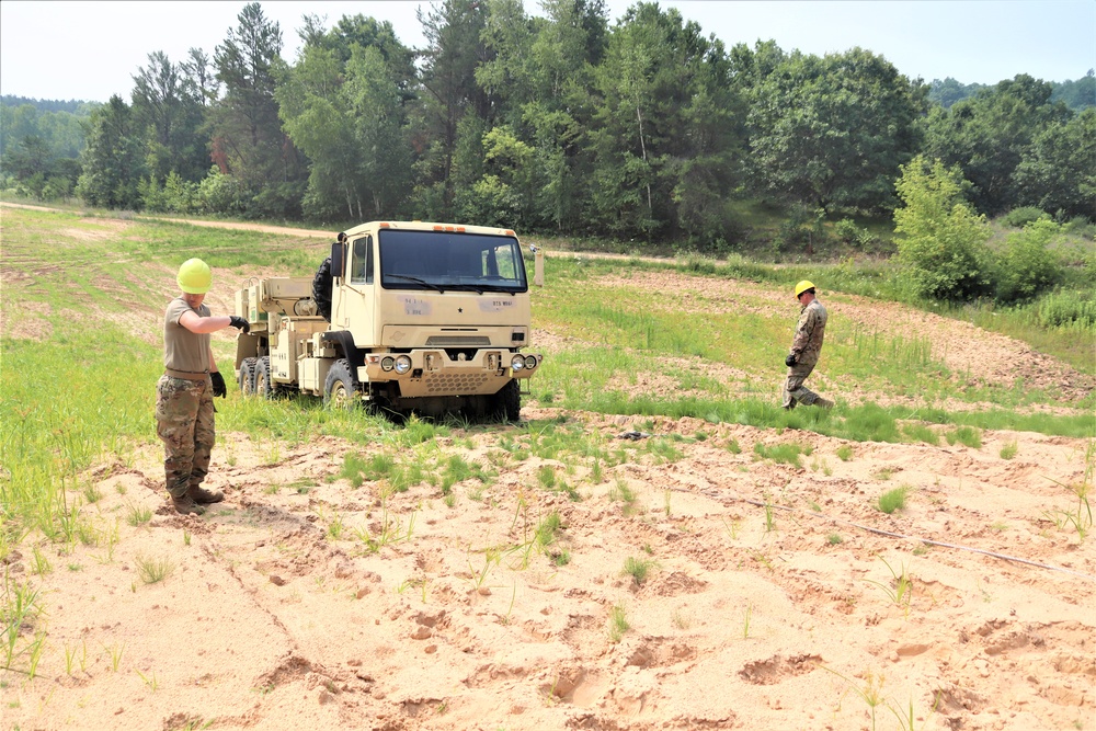 RTS-Maintenance course trains Soldiers on vehicle recovery at Fort McCoy