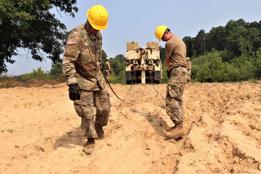 RTS-Maintenance course trains Soldiers on vehicle recovery at Fort McCoy