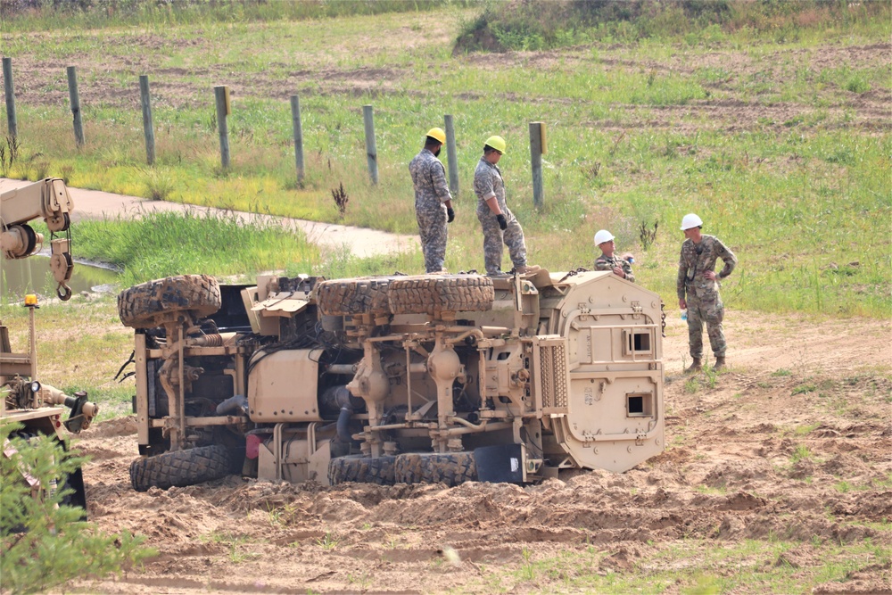 RTS-Maintenance course trains Soldiers on vehicle recovery at Fort McCoy