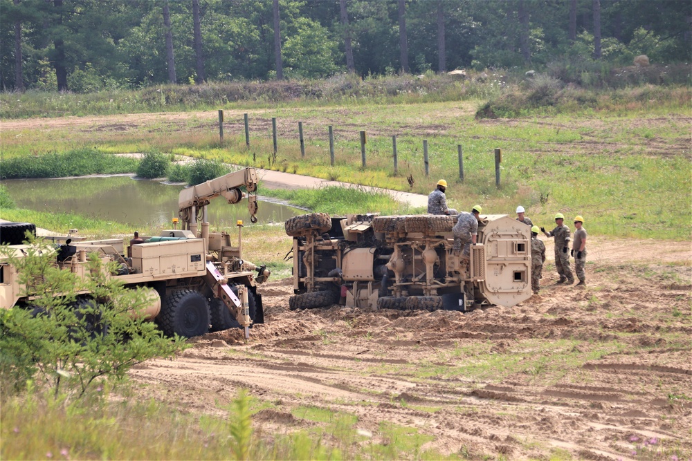 RTS-Maintenance course trains Soldiers on vehicle recovery at Fort McCoy