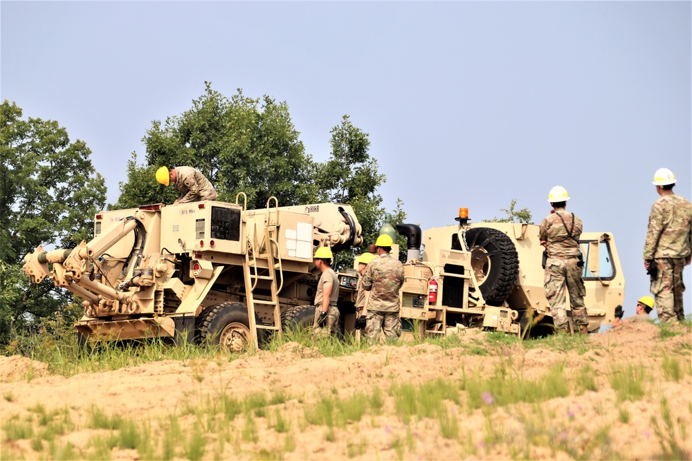 RTS-Maintenance course trains Soldiers on vehicle recovery at Fort McCoy