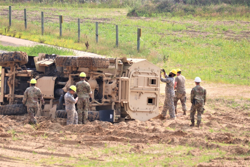 RTS-Maintenance course trains Soldiers on vehicle recovery at Fort McCoy