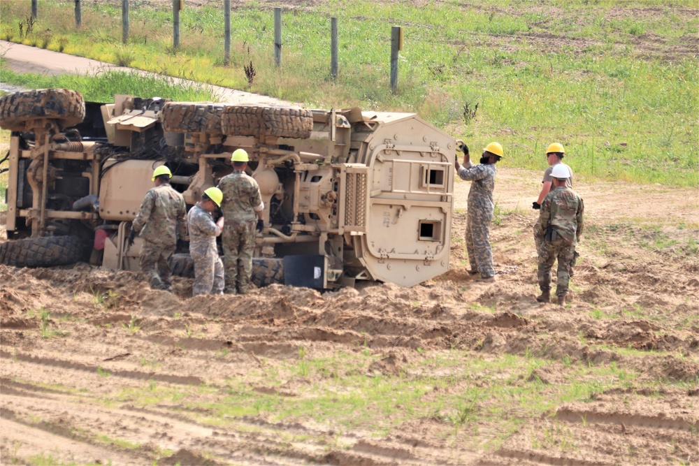 RTS-Maintenance course trains Soldiers on vehicle recovery at Fort McCoy