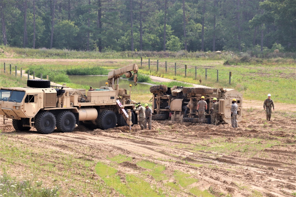 RTS-Maintenance course trains Soldiers on vehicle recovery at Fort McCoy