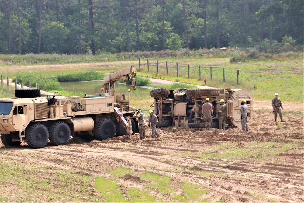 RTS-Maintenance course trains Soldiers on vehicle recovery at Fort McCoy