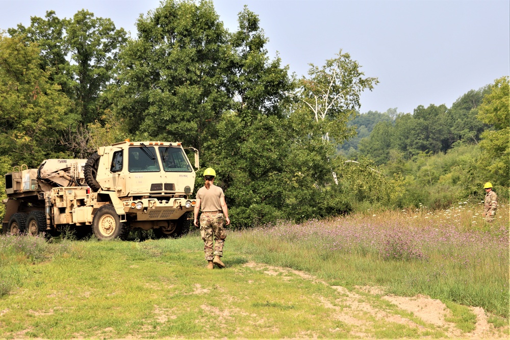 RTS-Maintenance course trains Soldiers on vehicle recovery at Fort McCoy